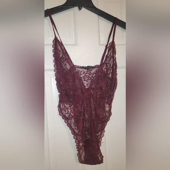 MAROON Lace bodysuit with a deep V-neck and thin straps - Picture 1 of 11